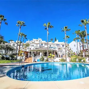 Apartment Lovely 2 Bedroom In Oasis De Capistrano,, Nerja